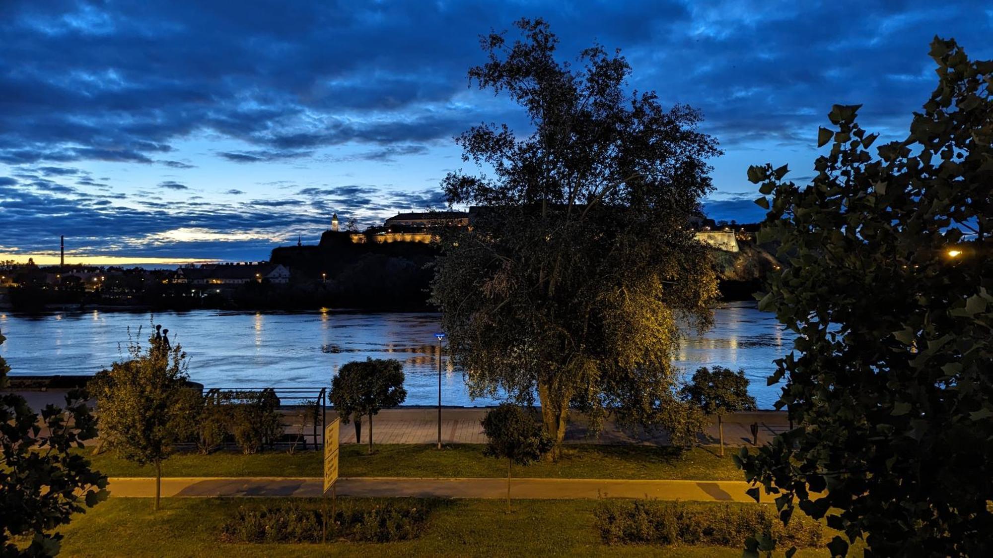 Center, Private Garage, Danube & Fortress, 3 Bdrm 2 Bath Новий Сад Екстер'єр фото