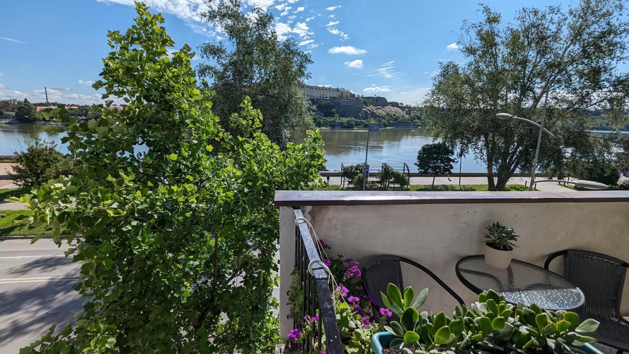 Center, Private Garage, Danube & Fortress, 3 Bdrm 2 Bath Новий Сад Екстер'єр фото